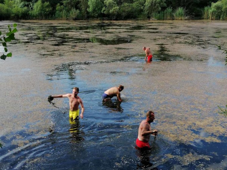 Szerdán sikeresen zárult a Nagypiriti tó hínárgyérítése