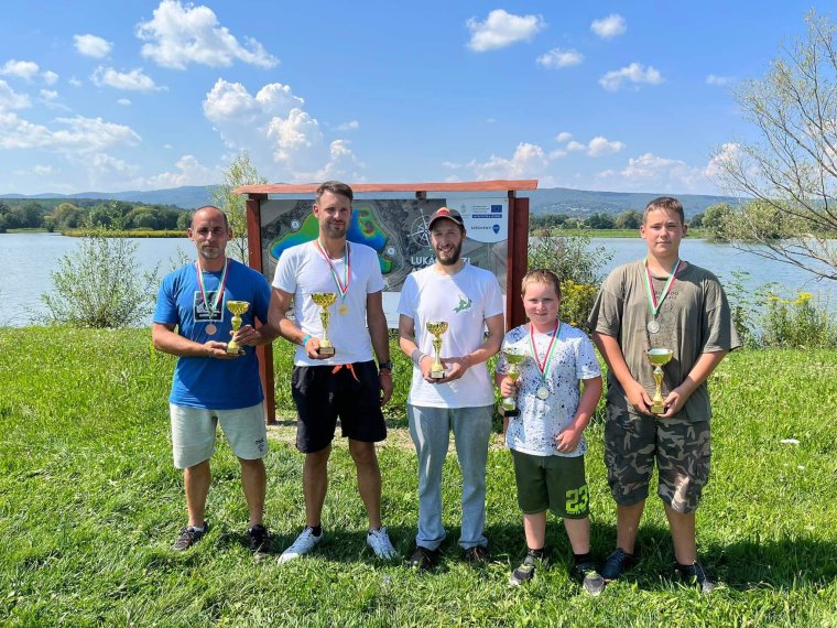 Am Abért-See wurde ein Pokal zum Zwergwelsfischen organisiert