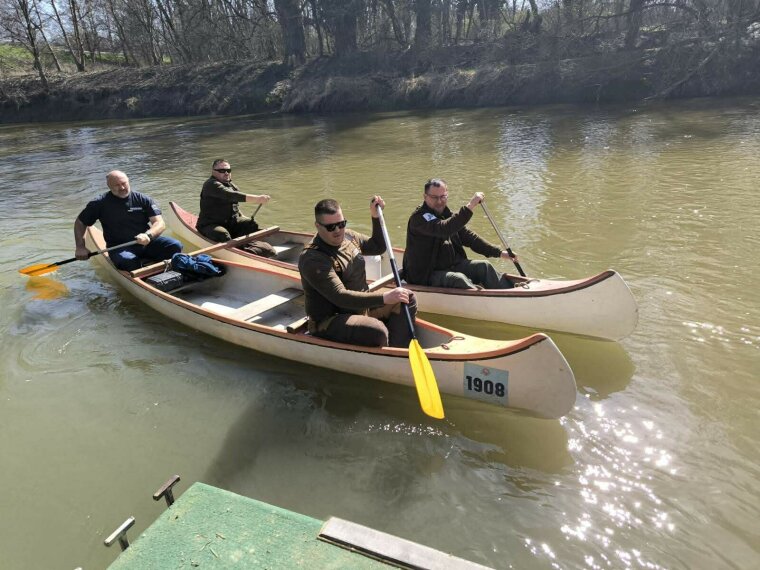 Környezetvédelmi akció és kenus ellenőrzés a Rába mentén