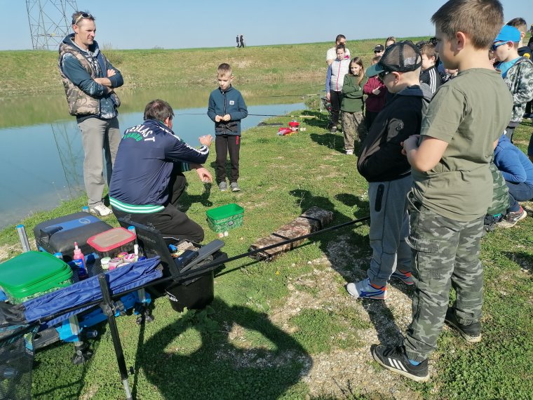 The young people of Répcelak took part in a fishing demonstration
