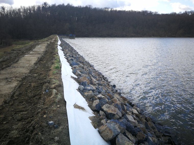 The work on the Salt Lake is hindered by the heavy rain, but will soon be completed