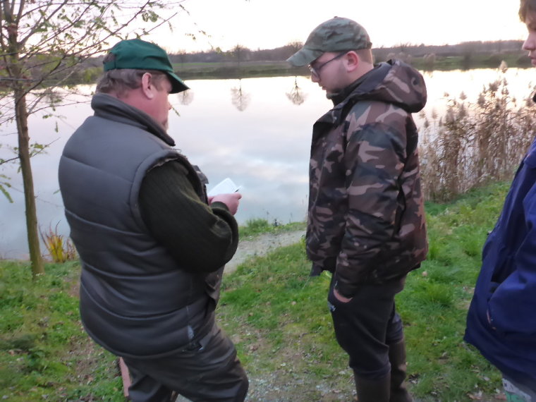 Andrew's Day Aufräumarbeiten am Wasser