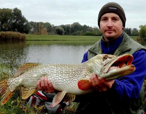 Balázs Roland az Abért tavon fogta pergetve a képen látható óriási csukát.