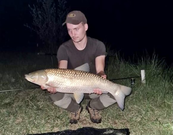 Erőteljes húzós kapással érkezett, az esti órákban