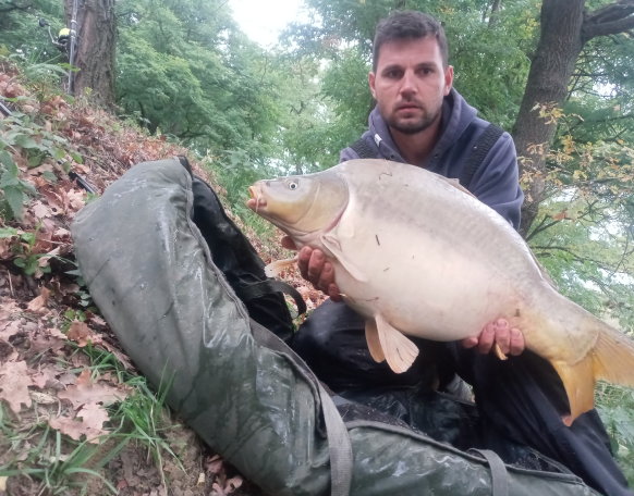 Egy 9kilós töves előzte meg ezt a halat a kettő között kb 20 perc volt nagyon jó reggel lett belőle.