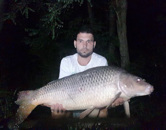 Viszonylag gyorsan elfáradt ès egy fotóra tiszteletèt tette.