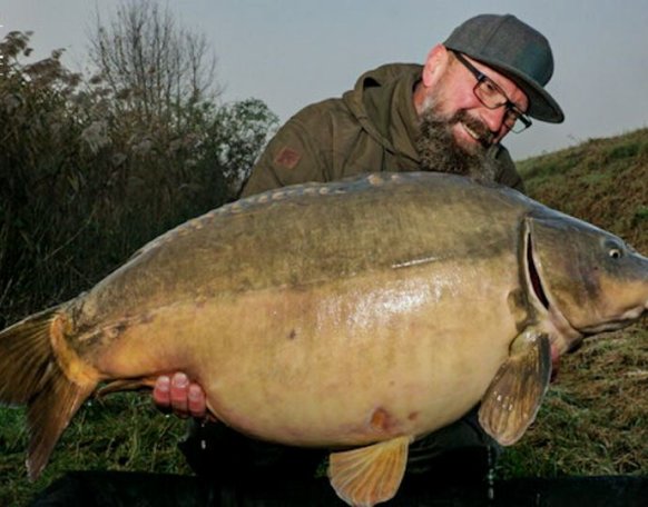 +++ MOST ÉRKEZETT +++
Ügyfelünk, Molnár Szabolcs a hétvégén egy nem mindennapi 19 kg feletti tükörpontyot fektethetett matracra a Rába Műcsatorna Ikervári szakaszán. 
A használt csali az évszaknak megfelelően egy attraktívabb, "halas" bojli volt. 
Gratulálunk!
#keencarp #keencarphungary #architectedcarpfishing #keencarpboilies #baitinperfection #keencarpworkshop #keencarpbaitservice #workshop #baitservice