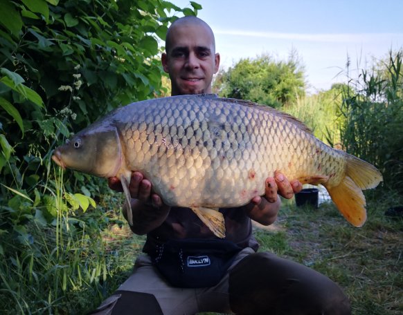 Fél órán belül sikerült fogni 2 db 5 kg feletti Pontyot, ez volt a nagyobbik.