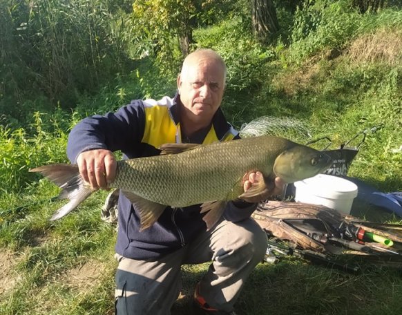 Szívből gratulálunk Varga Tibor horgásztársunknak a Csánigi tavi 5 kg-os balin fogásához.