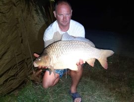 22 órakor érkezett mérlegelés után vissza került .