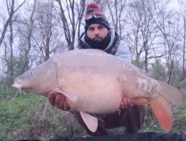 Gyenge maszatolós kapàssal èrkezett ez a szépség!