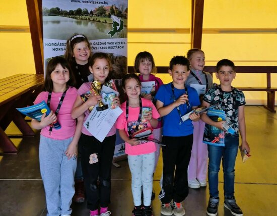 Gyerekzsivajtól volt hangos a vaskeresztesi Alpesi-tó partja - 2026.05.15